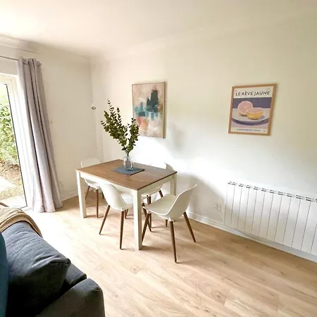 Lägenhet Luxury By The Coast 9 *